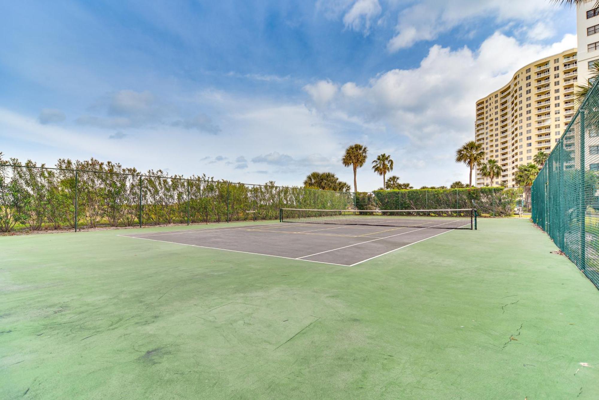 Beachfront Clearwater Condo With Pool And Hot Tub Clearwater Beach Exterior photo